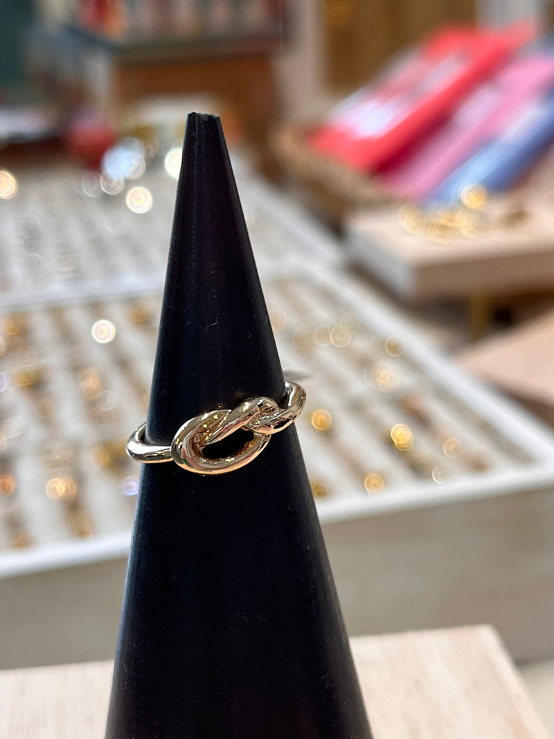 Metallic Knot Band Ring (Gold)